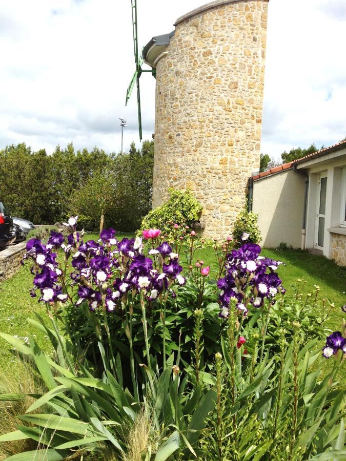 Logis Hotel Le Moulin Des Gardelles Riom Kültér fotó